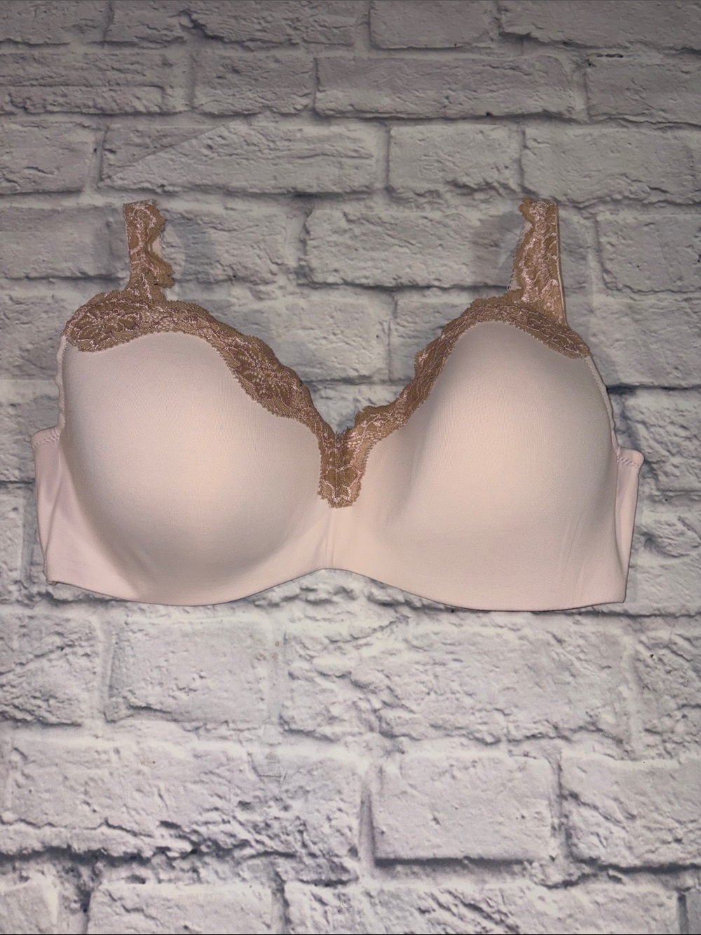 Le Mystere Tisha Bra with Pink w/Nude Lace Trim Size 38D